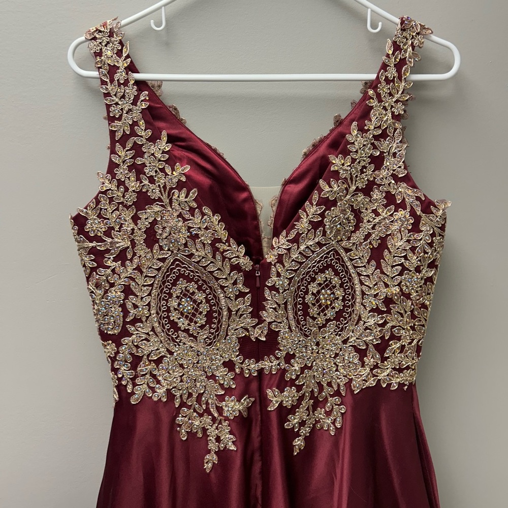 Sugar Burgundy‎ & Gold Embroidered Ball Gown Size M (Formal/Prom) - Picture 6 of 8